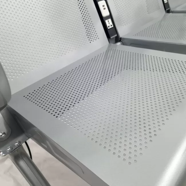 Bancă metalică pentru așteptare cu 4 locuri 204 UP