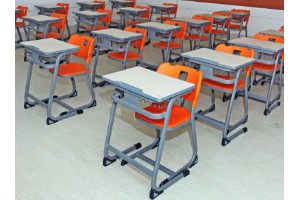 Seturi pentru elevi formate din banci si scaune