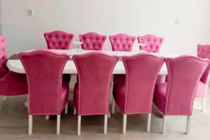 Masă cu 10 scaune alegerea ideală pentru locuința ta