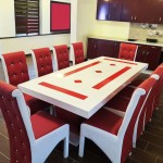 Masă living cu 10 scaune culoare alb cu roșu Masă living cu 10 scaune culoare alb cu roșu