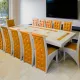 Set masă cu 12 scaune pe culoarea portocaliu cu alb