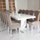 Masă albă cu 12 scaune crem din catifea