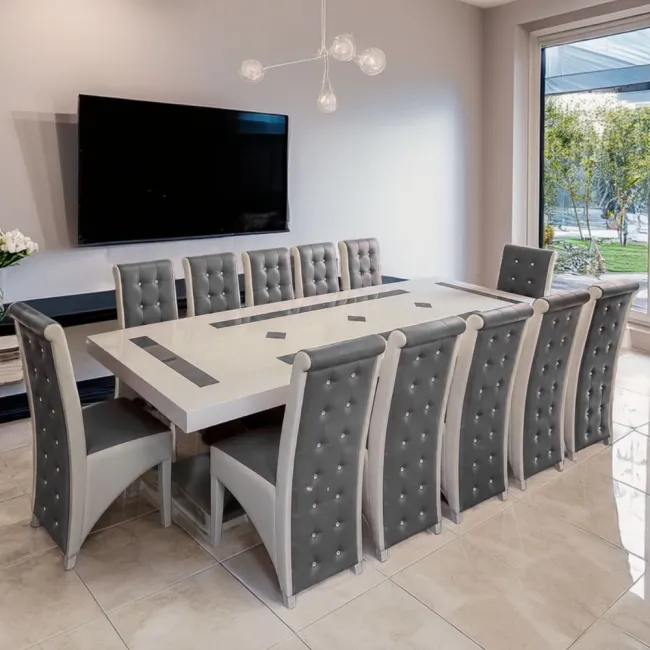 Set masă cu 12 scaune pe culoarea gri cu alb