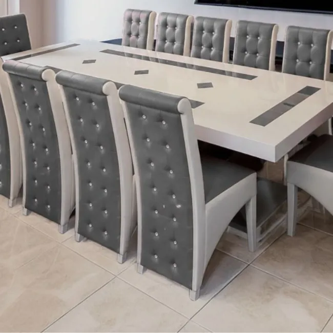 Set masă cu 12 scaune pe culoarea gri cu alb