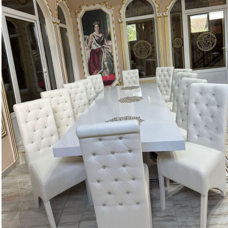 Set masă de 12 persoane cu scaune pe alb Set masă de 12 persoane cu scaune pe alb
