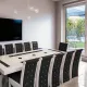 Set masă cu 12 scaune piele eco negru cu alb