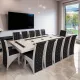 Set masă cu 12 scaune piele eco negru cu alb