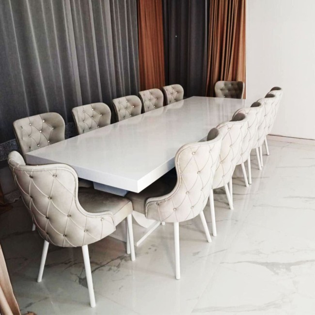 Set masă bucătărie cu 12 scaune pe culoarea crem Set masă bucătărie cu 12 scaune pe culoarea crem