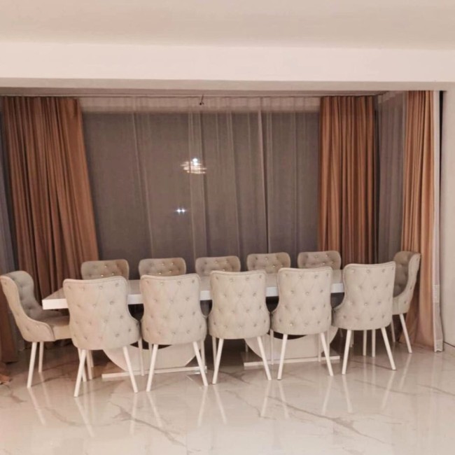 Set masă bucătărie cu 12 scaune pe culoarea crem Set masă bucătărie cu 12 scaune pe culoarea crem