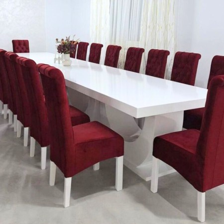 Masă mare cu 18 scaune catifea bordo Masă mare cu 18 scaune catifea bordo