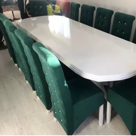 Masă bucătărie cu 12 scaune catifea verde