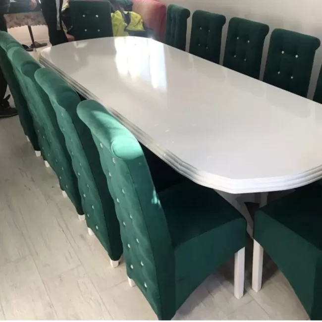 Masă bucătărie cu 12 scaune catifea verde