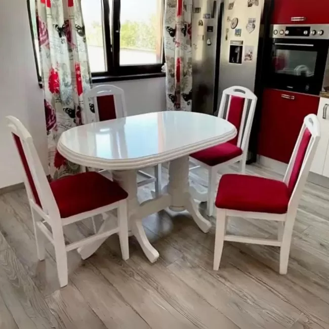 Masă bucătărie și 4 scaune Vintage