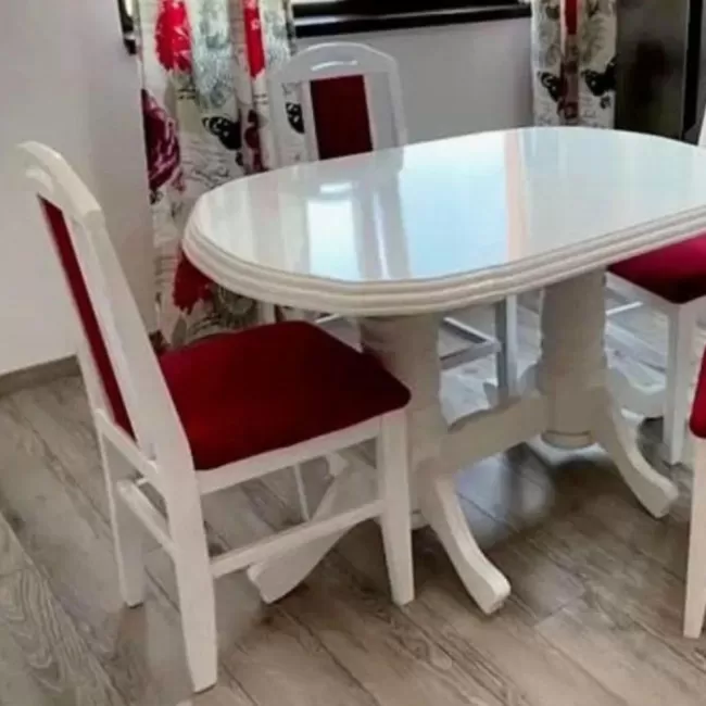 Masă bucătărie și 4 scaune Vintage