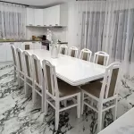 Set masă cu 12 scaune vintage, culoare Alb+Maro