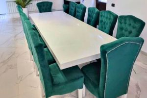 Să găsim masa dreptunghiulară perfectă pentru 12 persoane