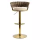 Scaune de bar din catifea cu bază aurie pe culoarea bej
