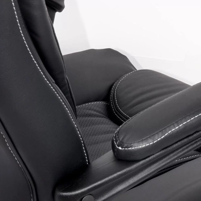 Scaun de birou creat pentru a conferi utilizatorului confort si relaxare