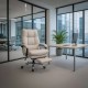 Scaun directorial, elegant și rezistent cu suport de picioare Office 417 Bej Scaun directorial, elegant și rezistent cu suport de picioare Office 417 Bej