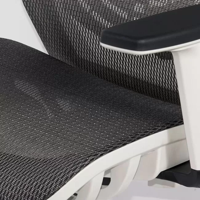 Scaun de birou cu tetieră pe culoarea gri