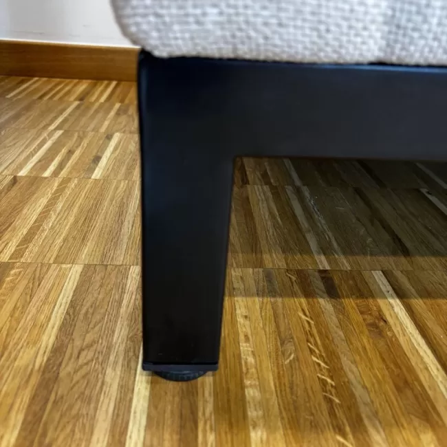 Canapea solidă cu bază metalică Notre Dame Premium 3 locuri