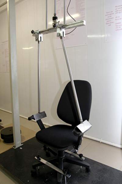 Fabrica-de-scaune-laborator-testare-brate-scaune