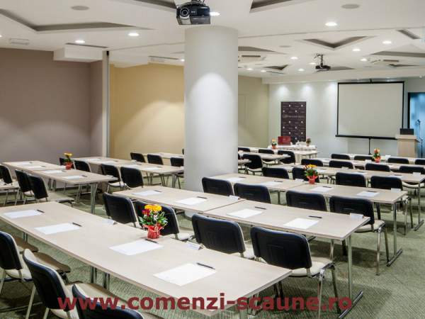 Scaune-pentru-sala-de-conferinta-si-evenimente-clasa-scaune