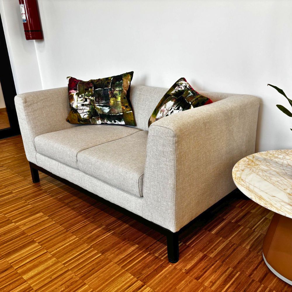 Canapele și fotolii rezistente pentru spații publice de așteptare – confort și eleganță cu Notre Dame Premium 6