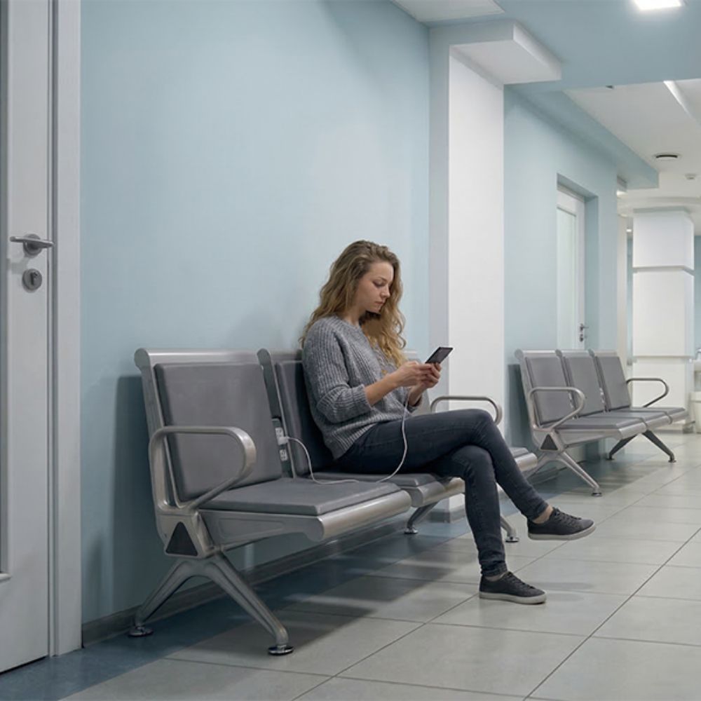 Bancă așteptare 3 locuri gri cu perne poliuretan